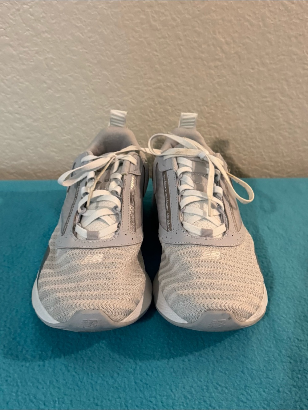 New Balance Beaya Light Gray Lace-Up Sneakers